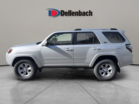 Used 2021 Toyota 4Runner SR5 Premium w/ Moonroof Package AWD/4WD image 4