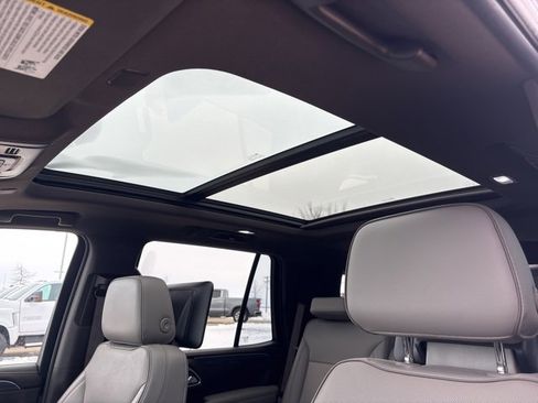 Used 2021 GMC Yukon SLT w/ SLT Luxury Plus Package image 43