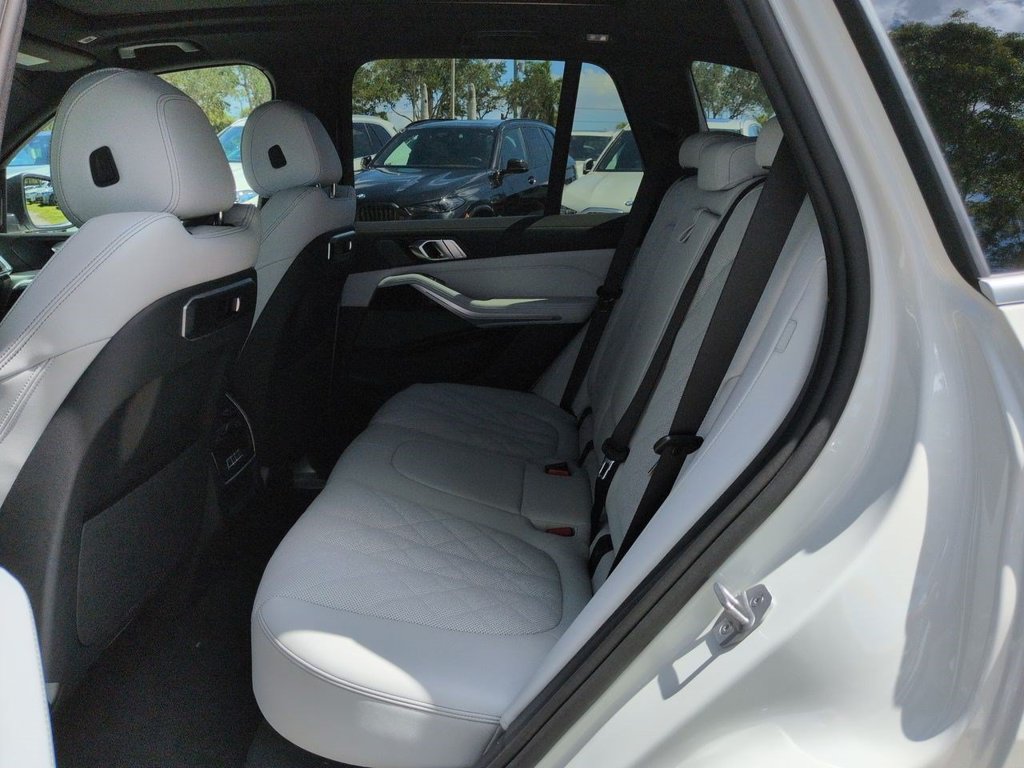 New 2026 BMW X5 xDrive40i w/ Premium Package AWD/4WD image 14