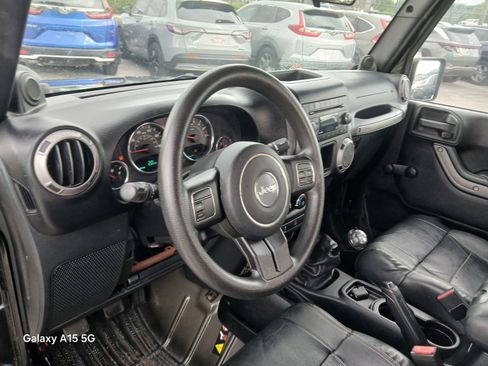 Used 2012 Jeep Wrangler Unlimited Sport AWD/4WD image 7