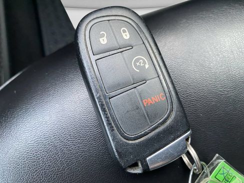 Used 2020 Jeep Cherokee Trailhawk w/ Cold Weather Group AWD/4WD image 26