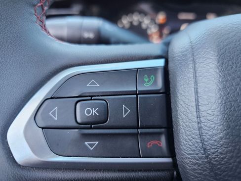 Used 2025 Jeep Compass Trailhawk image 32