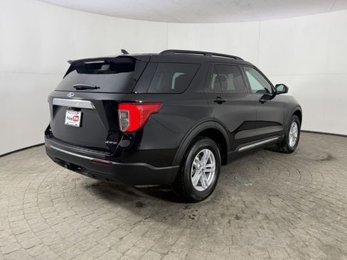 Used 2024 Ford Explorer XLT w/ Class IV Trailer Tow Package image 5