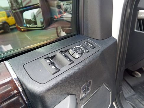 Used 2017 Ford F350 Platinum w/ Platinum Ultimate Package image 17