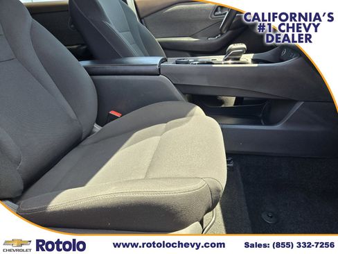 Used 2023 Nissan Rogue S AWD/4WD image 11