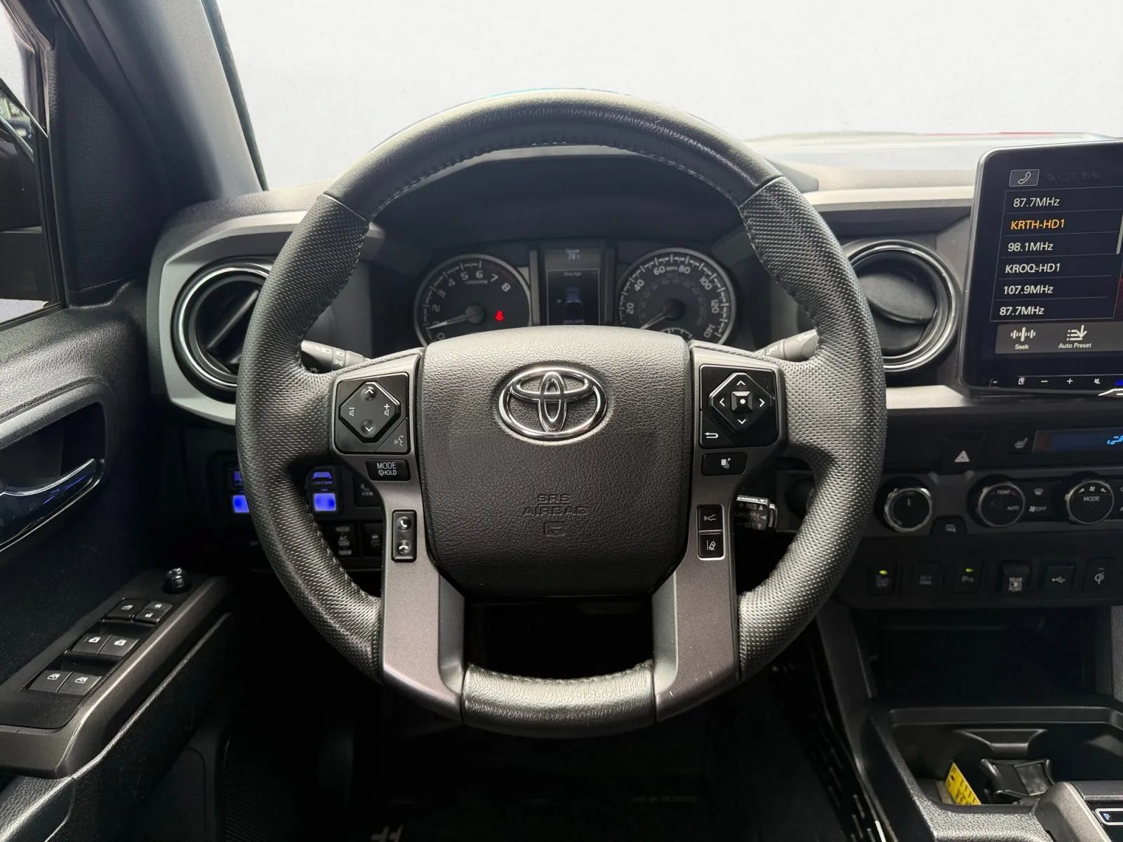 Used 2021 Toyota Tacoma TRD Pro AWD/4WD image 15