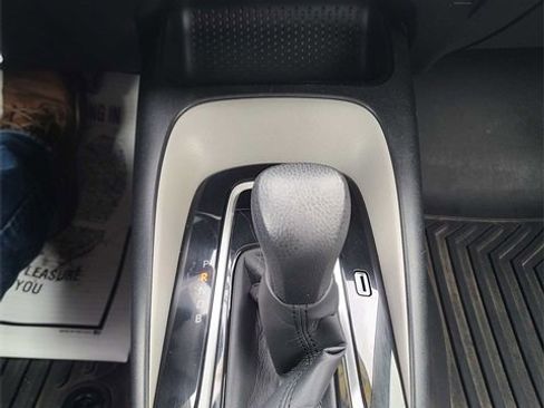 Used 2020 Toyota Corolla LE image 26