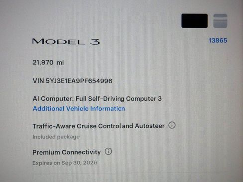 Used 2023 Tesla Model 3 Standard Range RWD image 4