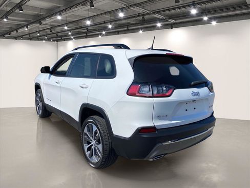 Used 2022 Jeep Cherokee Limited w/ Elite Package AWD/4WD image 5