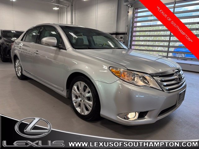 Used 2011 Toyota Avalon FWD image 1