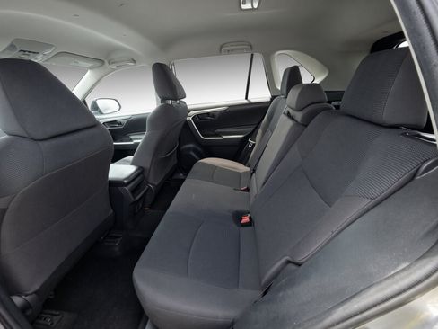 Used 2020 Toyota RAV4 LE w/ Carpet Mat Package AWD/4WD image 6