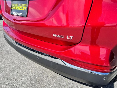 Used 2021 Chevrolet Equinox LT image 40