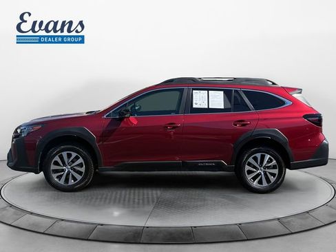 Used 2024 Subaru Outback Premium AWD/4WD image 3