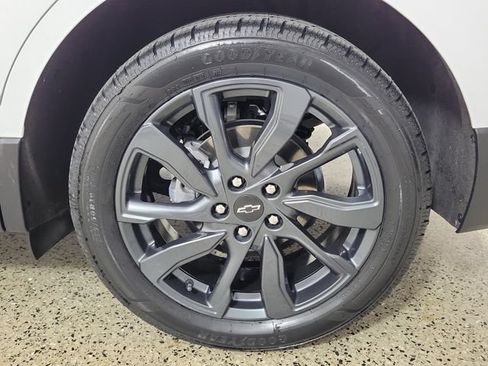 Used 2022 Chevrolet Equinox RS w/ Infotainment Package FWD image 8
