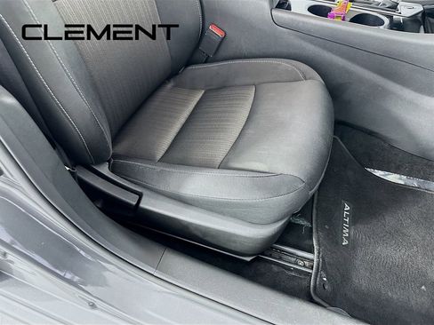 Used 2024 Nissan Altima 2.5 SV FWD image 31