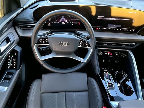 Certified 2025 Audi Q5 Premium Plus w/ Premium Plus AWD/4WD image 6