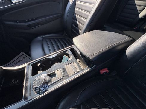 Used 2020 Ford Edge SEL w/ Convenience Package image 35