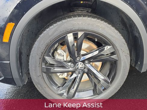 Used 2023 Volkswagen Tiguan SE R-Line image 10