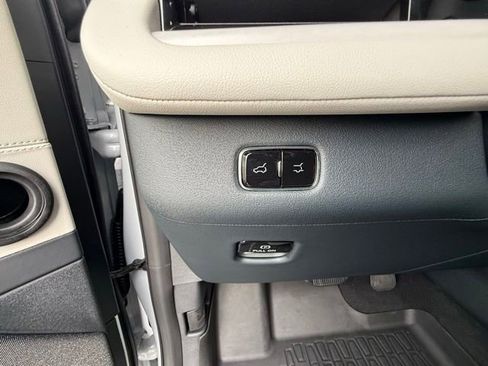 Used 2025 Lincoln Navigator L Reserve AWD/4WD image 35