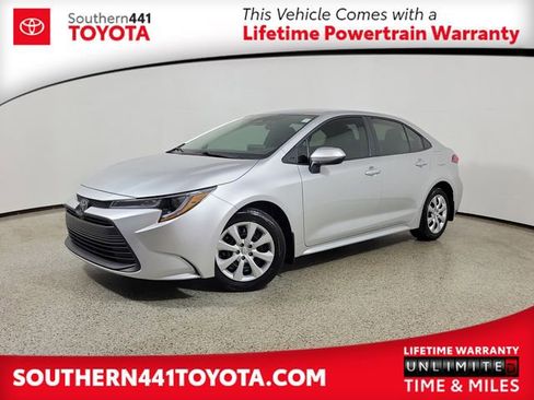 Used 2025 Toyota Corolla LE FWD image 1