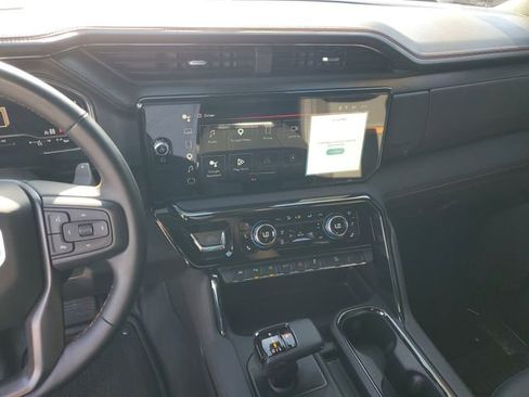 Used 2024 GMC Sierra 1500 AT4 w/ Technology Package AWD/4WD image 23