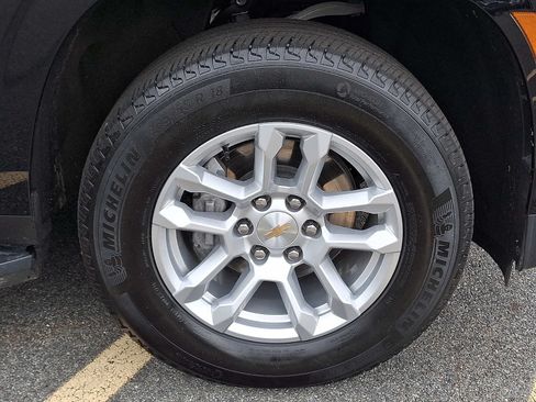Used 2025 Chevrolet Tahoe LS AWD/4WD image 8