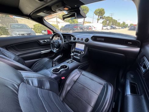 Used 2022 Ford Mustang GT Premium w/ GT Performance Package RWD image 33
