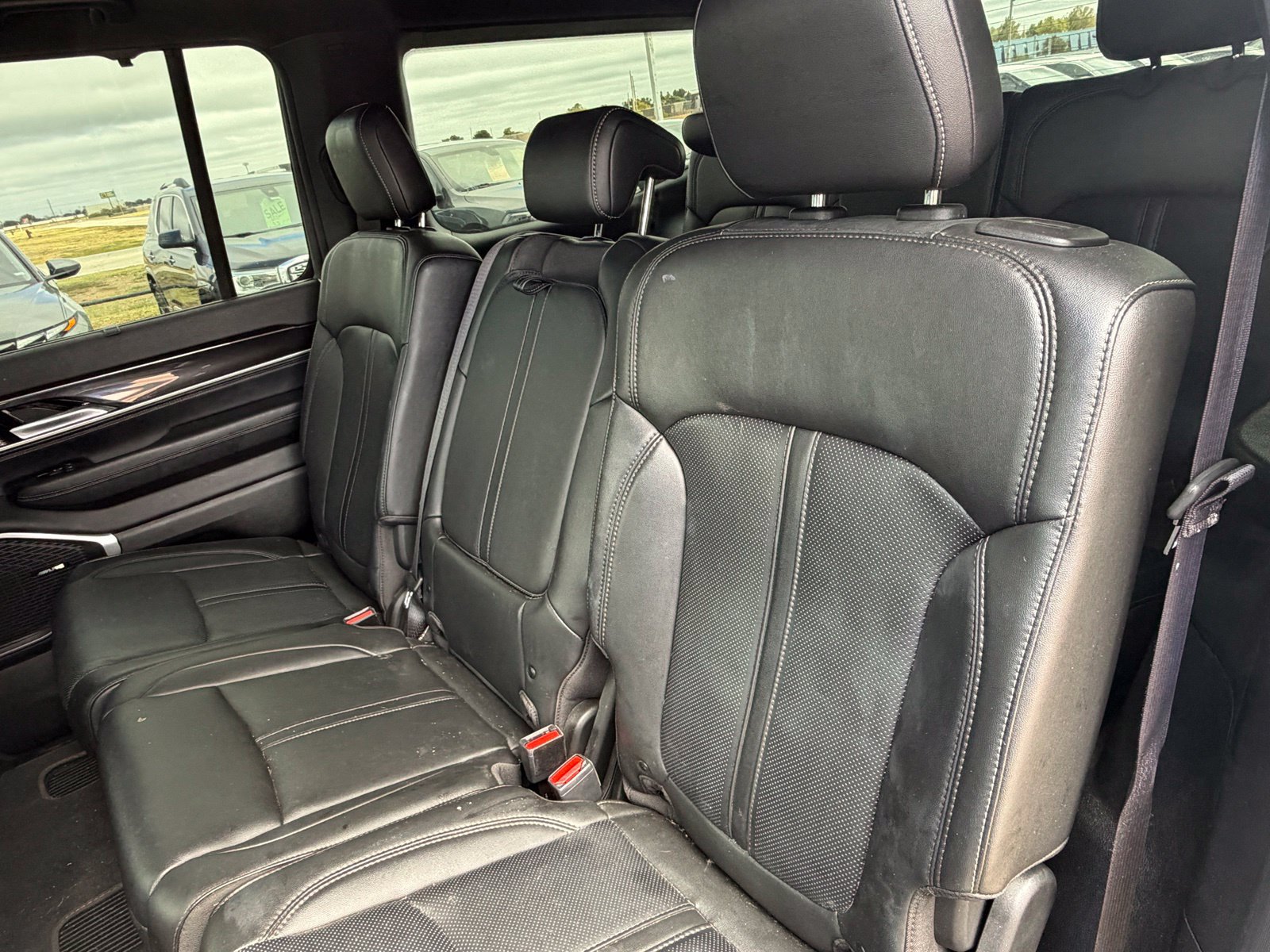 Used 2023 Jeep Wagoneer 4WD w/ Premium Group I image 5