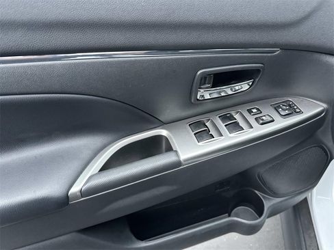 Used 2022 Mitsubishi Outlander Sport SE image 15