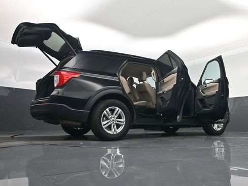 Used 2022 Ford Explorer XLT image 54