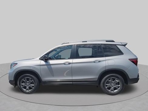 Used 2024 Honda Passport TrailSport image 5