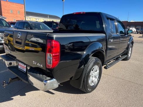 Used 2011 Nissan Frontier SV image 10