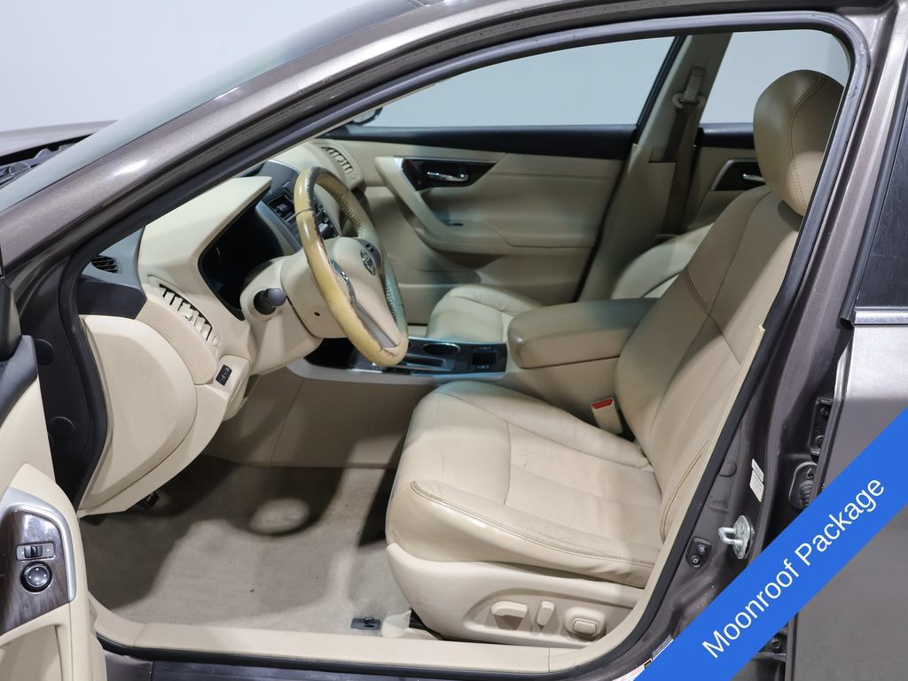 Used 2014 Nissan Altima 2.5 SL w/ Moonroof Package FWD image 2