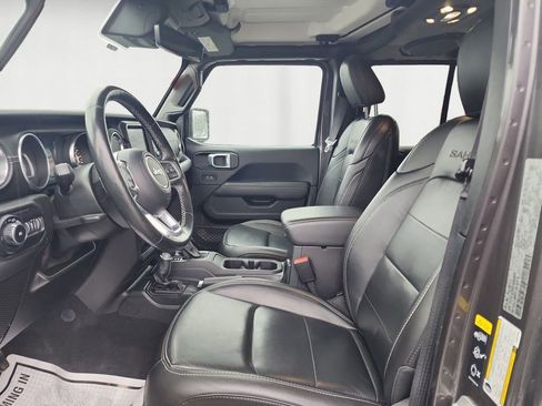 Used 2021 Jeep Wrangler Unlimited Sahara image 9
