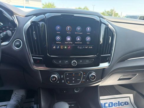 Used 2023 Chevrolet Traverse LT FWD image 11