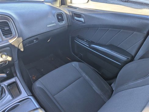 Used 2022 Dodge Charger SXT image 8