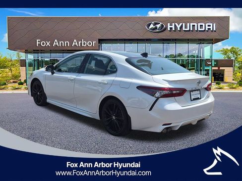 Used 2022 Toyota Camry XSE FWD image 3