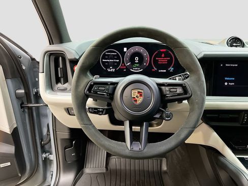 Certified 2024 Porsche Cayenne AWD/4WD image 12