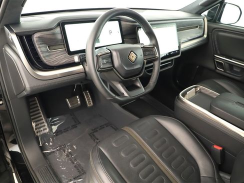 Used 2023 Rivian R1T Adventure image 15