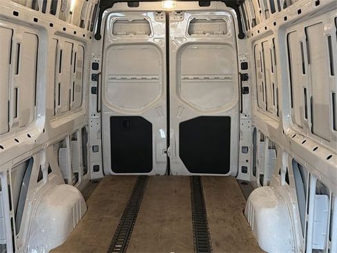 Used 2021 Mercedes-Benz Sprinter 2500 image 12