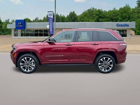 Used 2023 Jeep Grand Cherokee Overland w/ Luxury Tech Group IV AWD/4WD image 10