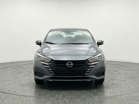 Used 2025 Nissan Versa SV image 2