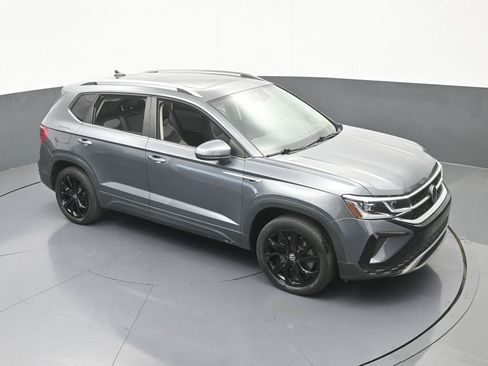 Used 2022 Volkswagen Taos SEL w/ Panoramic Sunroof Package image 54