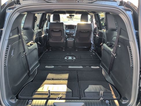 New 2026 Chrysler Pacifica Select image 16