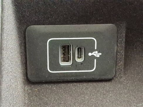 New 2025 Maserati Grecale Modena image 38