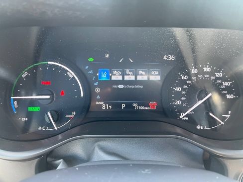 Used 2025 Toyota Sienna XLE FWD image 14