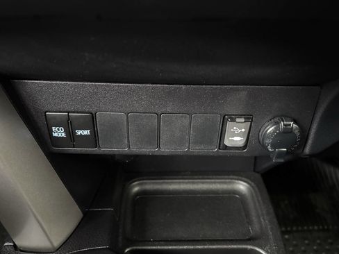 Used 2018 Toyota RAV4 XLE image 21