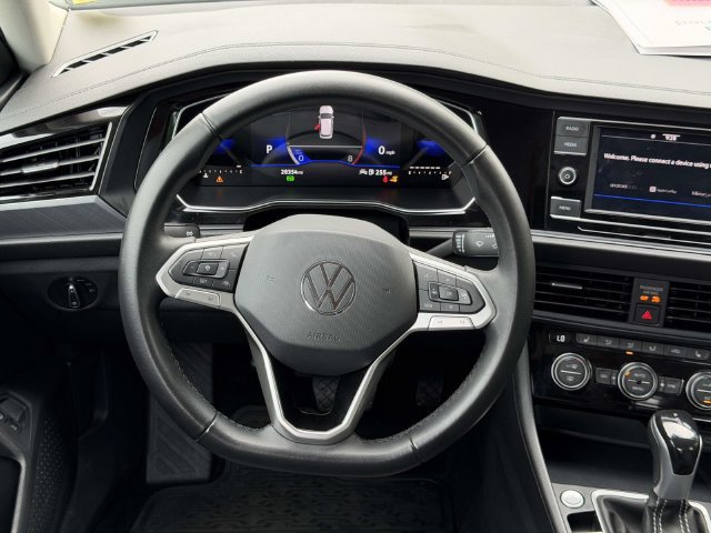 Certified 2023 Volkswagen Jetta SE FWD image 15