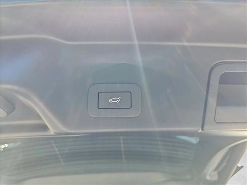 Certified 2025 Land Rover Range Rover Evoque S image 8