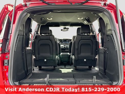 New 2026 Chrysler Pacifica Select image 7